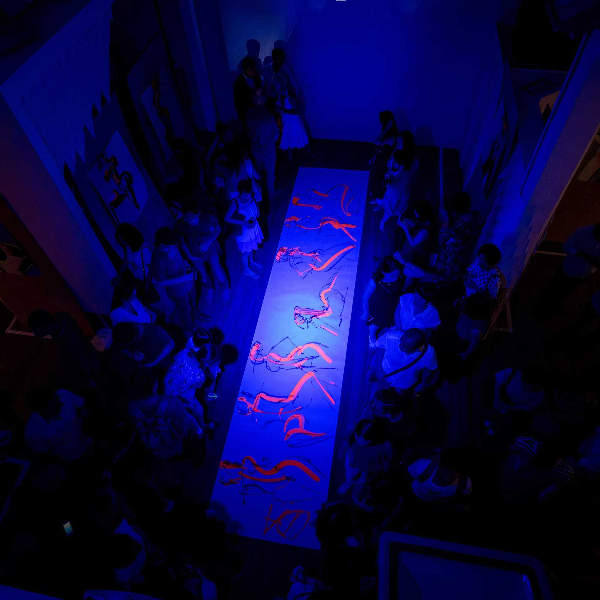 Neon Bodies – Live Performance Shanghai